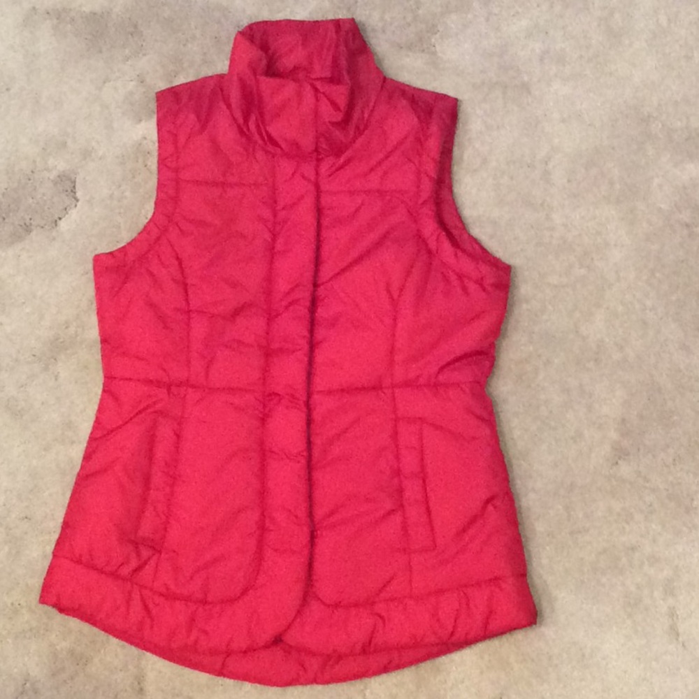 New York & Co. Beautiful red fitted vest